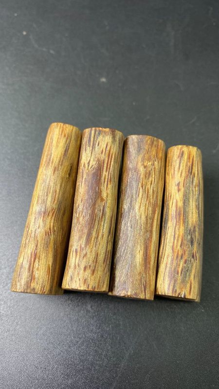 Kalite Doğal Beyaz Qinan Agarwood Ezilmiş Çiğ Ahşap Yaşlı Malzemeler Kaynar Su fabrika