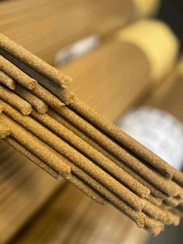 Kalite Altın Agarwood Tütsü Çubukları Sandal Ahşap Ev Budist Tütsü / Zenginlik Tütsü / Tapınak Tütsü fabrika