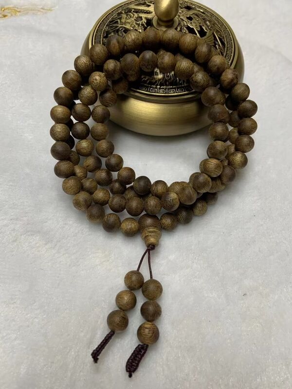 Quality Natural Agarwood Beads Crafted for Meditation and Spiritual Featuring Smooth Texture Long Lasting Aroma and Elegant Appearance factory