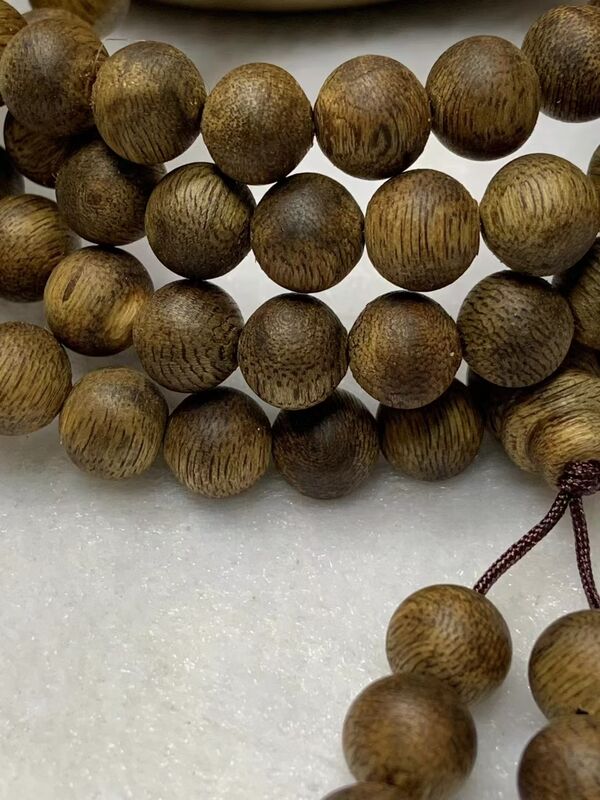 Quality Natural Agarwood Beads Crafted for Meditation and Spiritual Featuring Smooth Texture Long Lasting Aroma and Elegant Appearance factory