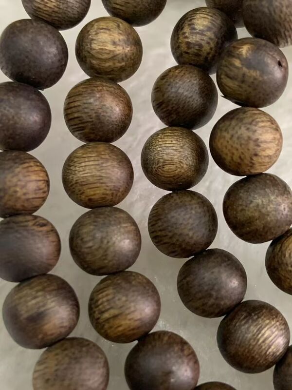 Quality Natural Agarwood Beads Crafted for Meditation and Spiritual Featuring Smooth Texture Long Lasting Aroma and Elegant Appearance factory