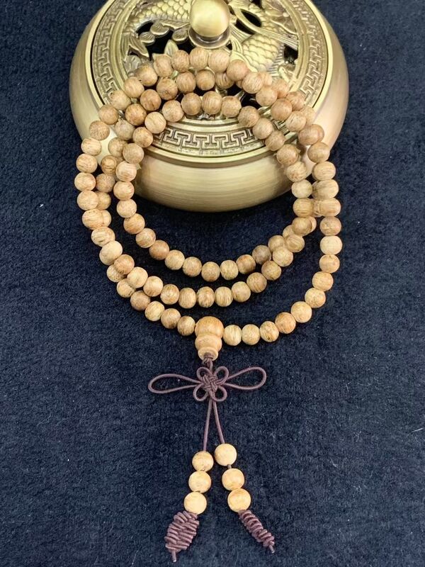 Quality Handcrafted Agarwood Beads Natural Aromatic Prayer Beads Ideal for Meditation Spiritual Healing and Relaxation factory