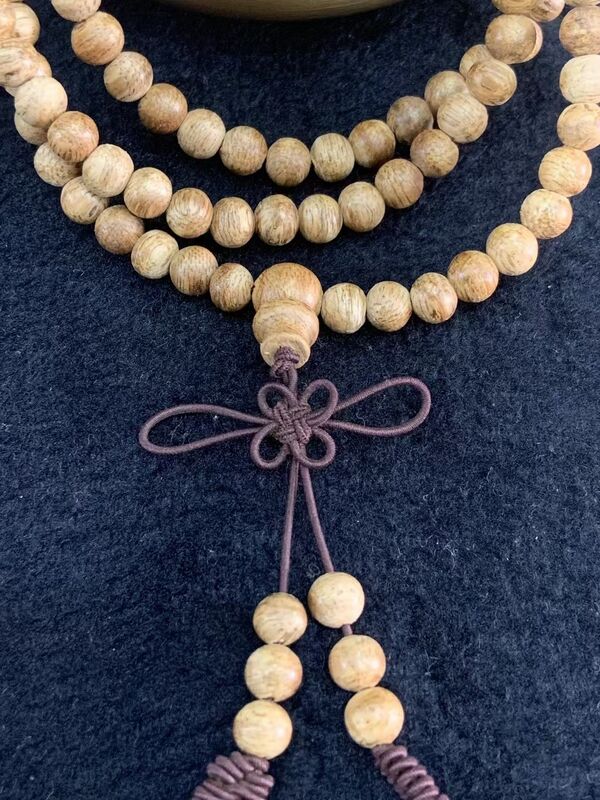 Quality Handcrafted Agarwood Beads Natural Aromatic Prayer Beads Ideal for Meditation Spiritual Healing and Relaxation factory