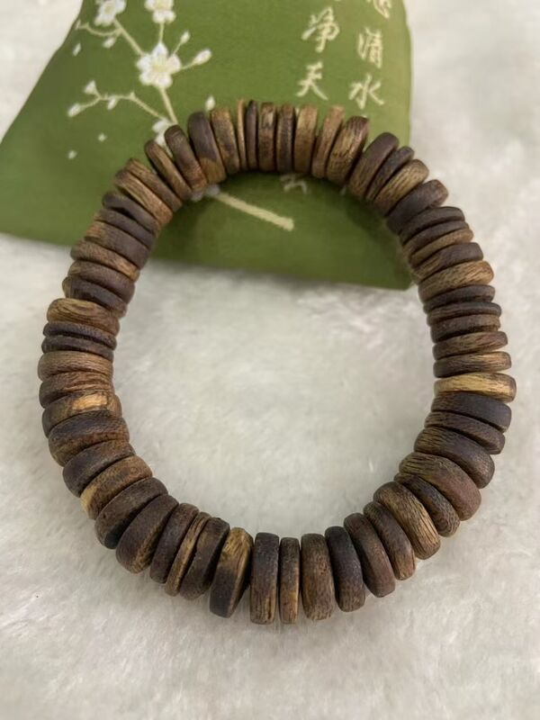 Kwaliteit Natural Agarwood Beads Handmade Prayer Meditation Mala Necklace for Spiritual Healing and Aromatherapy fabriek