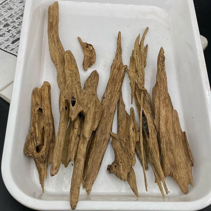 品質 Natural OUD Agarwood resin raw material for essential oil extraction perfume making and incense manufacturing industries 工場