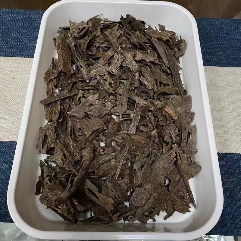 Quality Sustainably harvested OUD Agarwood raw wood chips and powder perfect for luxury perfume making incense and aroma therapy factory