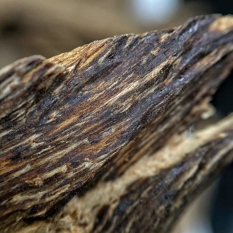 Quality Pure natural OUD Agarwood resin suitable for perfume manufacturing and aromatic therapeutic product development worldwide factory