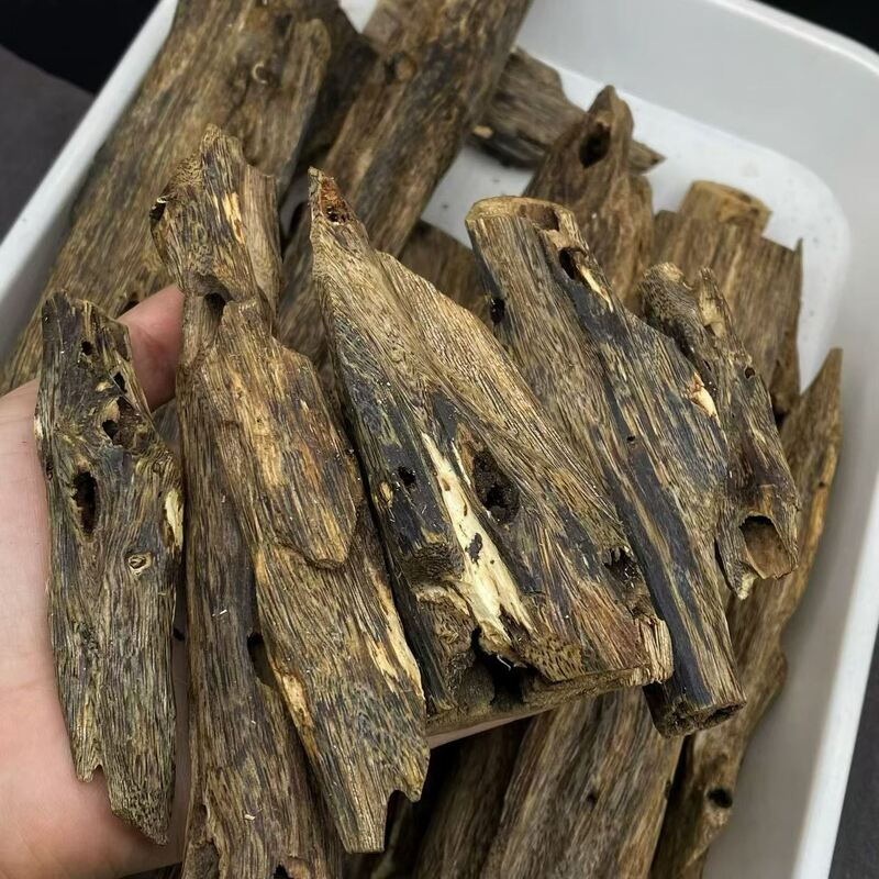 Quality Natural OUD Agarwood high grade resin used in luxury perfume blends traditional medicine and aromatic therapy products factory