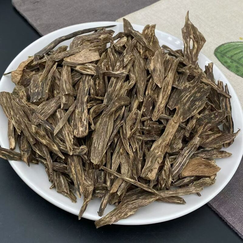 Quality High grade OUD Agarwood natural fragrant wood chips used in perfume incense and traditional aromatic product manufacturing factory