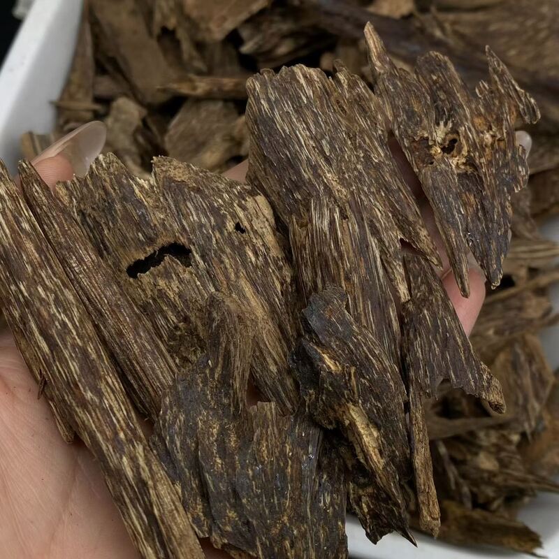 Quality Natural OUD Agarwood resin perfect for essential oil distillation perfume creation and traditional healing formulations factory