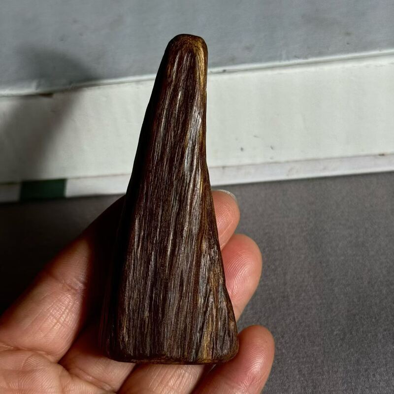 Quality Exclusive OUD Agarwood resin sourced carefully for in high end fragrance formulations aromatherapy and spiritual rituals factory