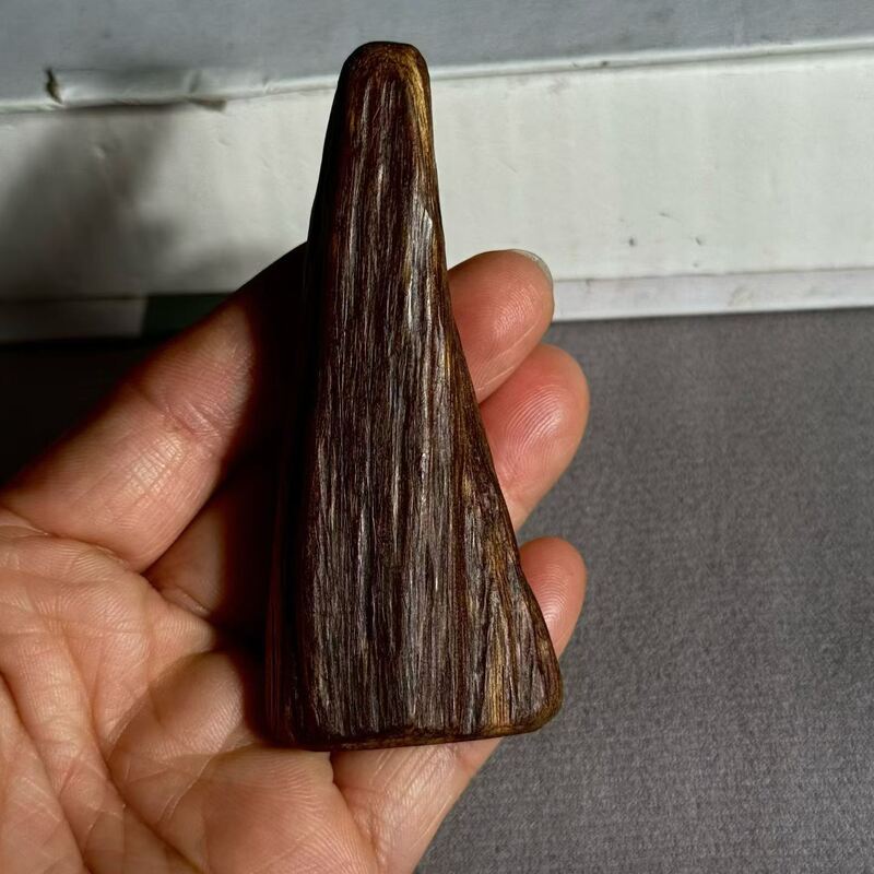 Quality Exclusive OUD Agarwood resin sourced carefully for in high end fragrance formulations aromatherapy and spiritual rituals factory