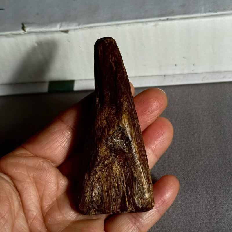 Quality Exclusive OUD Agarwood resin sourced carefully for in high end fragrance formulations aromatherapy and spiritual rituals factory