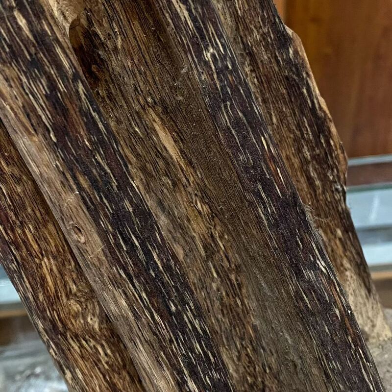 Quality High grade OUD Agarwood resin perfect for essential oil extraction perfume manufacturing and aromatic incense production factory
