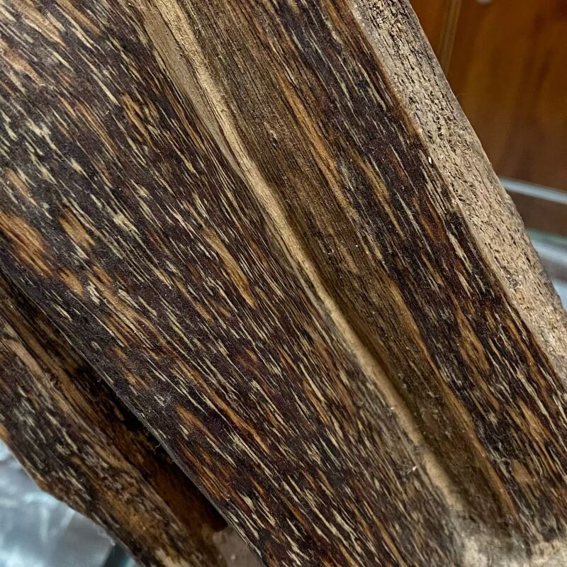 Quality High grade OUD Agarwood resin perfect for essential oil extraction perfume manufacturing and aromatic incense production factory