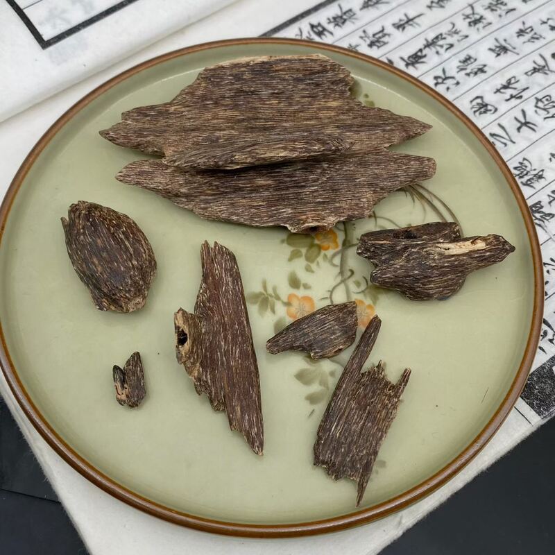 Quality Natural OUD Agarwood resin prized for deep fragrance ideal for perfume creation incense sticks and medicinal uses globally factory