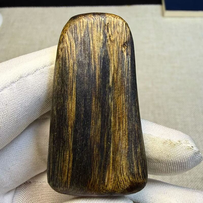 Quality Pure OUD Agarwood raw material ideal for essential oils incense and high end perfume manufacturing industries globally factory