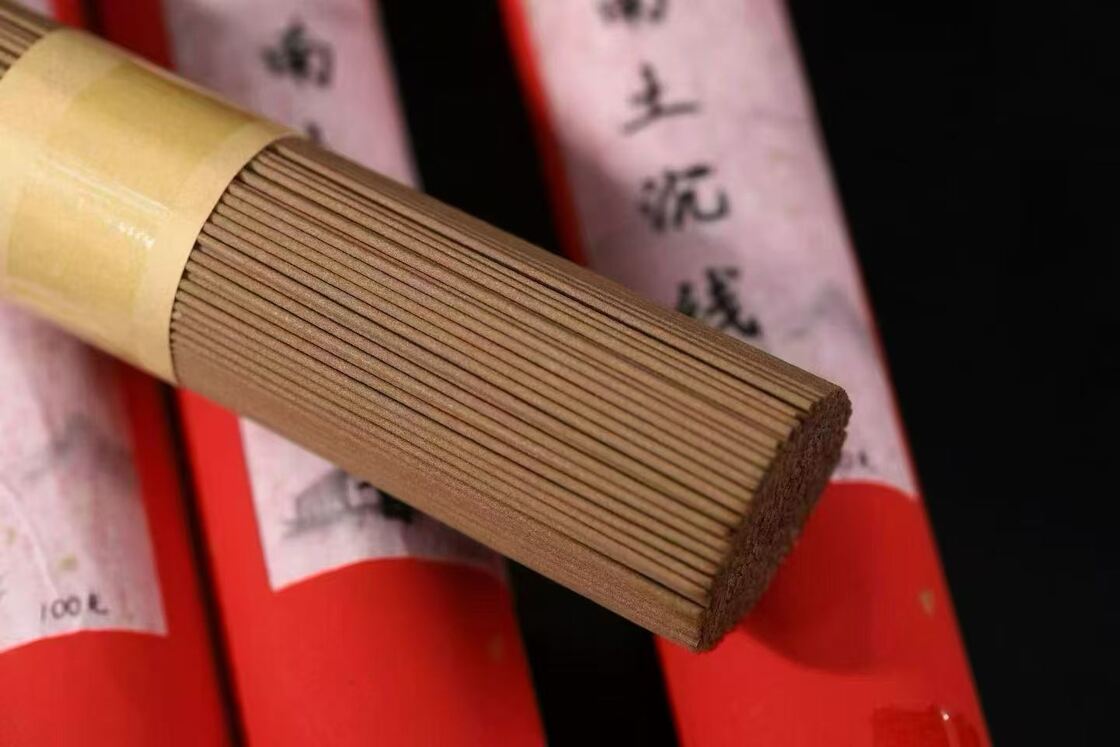 Quality Natural Agarwood Stick Incense Sticks Crafted to Deliver Soothing Aroma Enhancing Meditation Yoga and Spiritual Practices factory