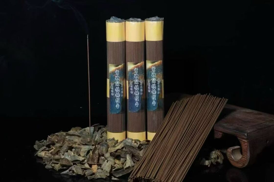 Qualité Pure Agarwood Stick Handcrafted Incense Sticks with Rich Scent Perfect for Spiritual Practices Yoga and Home Fragrance usine