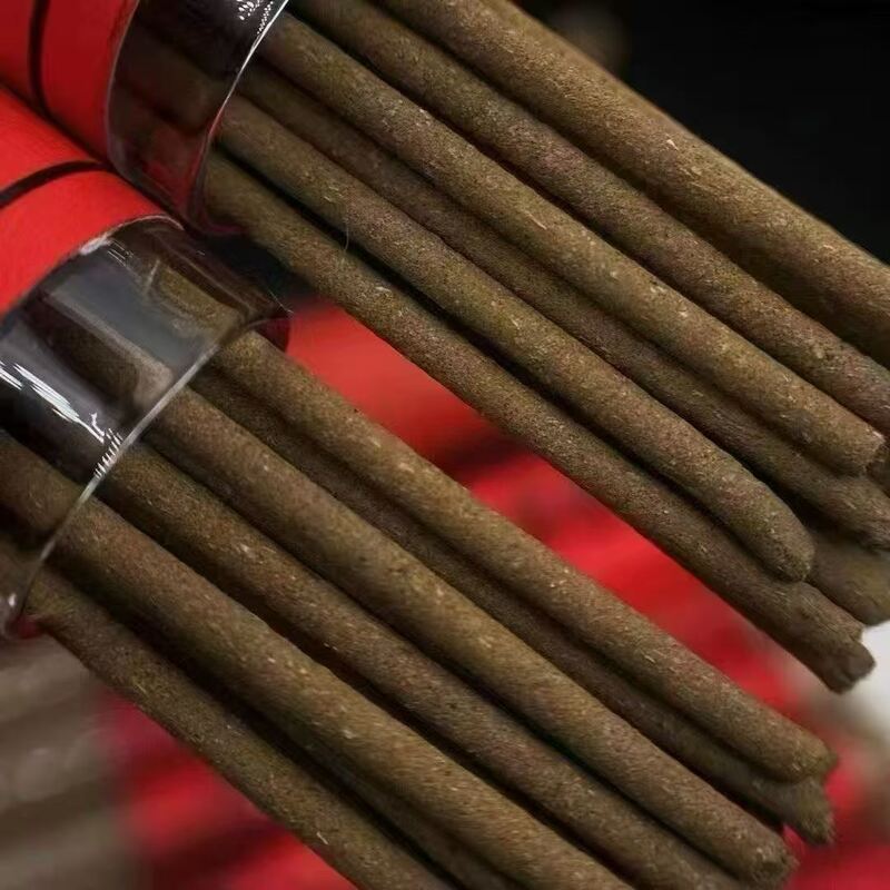 Quality Hand Rolled Agarwood Stick Incense Sticks Offering Authentic Fragrance for Spiritual Practices Meditation and Relaxation factory