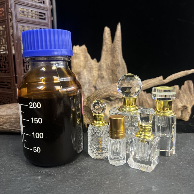 Quality Kynam Old Oil Supercritical CO2 Extraction Steam Distilled Natural Agarwood factory