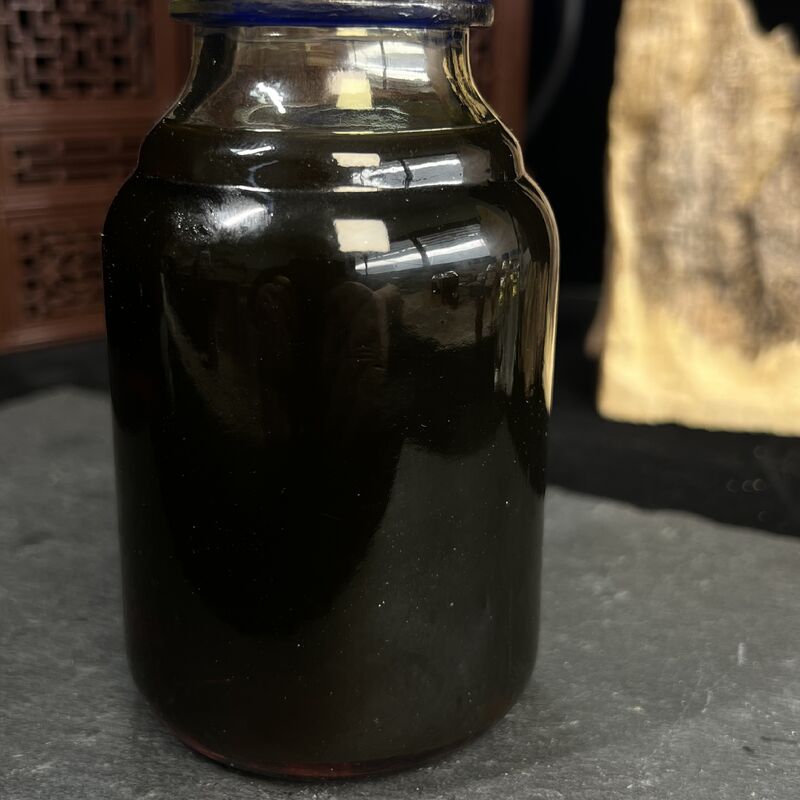 Quality Ancient Water Distilled Fire Eye Slice Agarwood Oil Natural Pure Essential factory