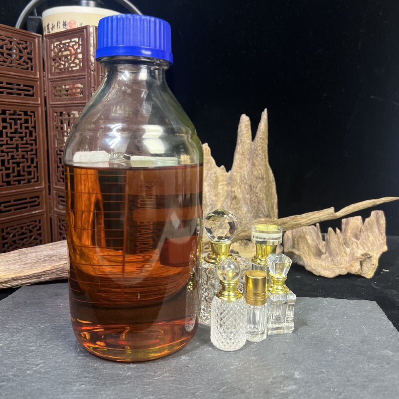 Quality Supercritical CO2 Extraction Custom Essential Oil Agarwood Aromatherapy Grade factory