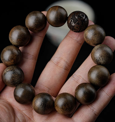 Quality Real Agarwood Bracelet Cooked Knot Chess Nan Shaped Bucket Bead Bracelet Women'S And Men'S Underwater factory