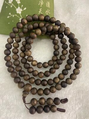 Quality Natural Agarwood Beads Crafted for Meditation and Spiritual Featuring Smooth Texture Long Lasting Aroma and Elegant Appearance factory