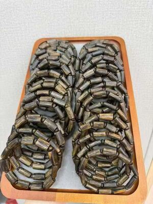 Quality Natural Agarwood Beads Handmade Aromatic Prayer Beads Suitable for Meditation and Spiritual Practices factory