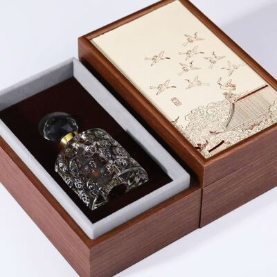 Quality Authentic OUD Agarwood aromatic wood chips suitable for perfume blending incense production and natural oil distillation factory