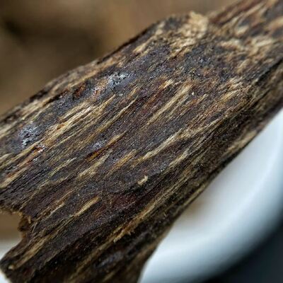 Quality Pure natural OUD Agarwood resin suitable for perfume manufacturing and aromatic therapeutic product development worldwide factory