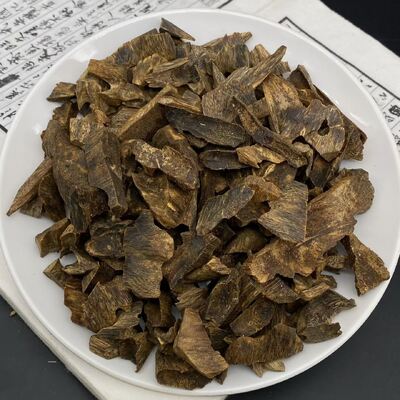 Quality Natural OUD Agarwood wood pieces and extracts suitable for high end perfume manufacturing and aromatic product development factory