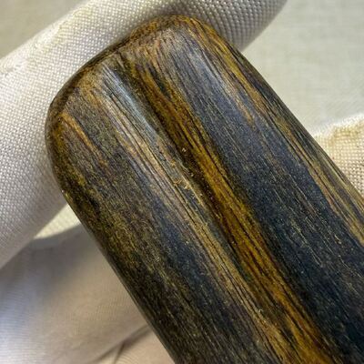 Qualité Pure OUD Agarwood raw material ideal for essential oil extraction incense making and high end perfume manufacturing needs usine