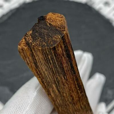 Qualität Natural OUD Agarwood resin raw material ideal for perfume industry incense making and traditional medicinal applications Fabrik