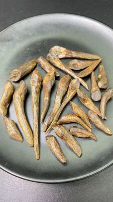 Quality Natural OUD Agarwood raw material ideal for essential oil extraction and high end fragrance manufacturing processes factory