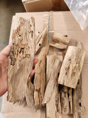 Quality Authentic OUD Agarwood aromatic resin perfect for in luxury perfume formulations and traditional scent products factory
