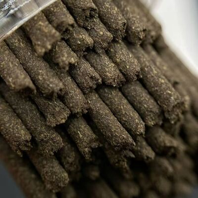 Quality Pure Agarwood Stick Handcrafted Incense Sticks with Rich Scent Suitable for Spiritual Practices Yoga and Home Fragrance factory