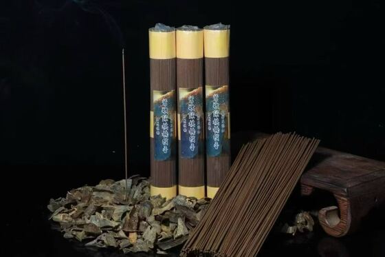 Qualité Pure Agarwood Stick Handcrafted Incense Sticks with Rich Scent Perfect for Spiritual Practices Yoga and Home Fragrance usine