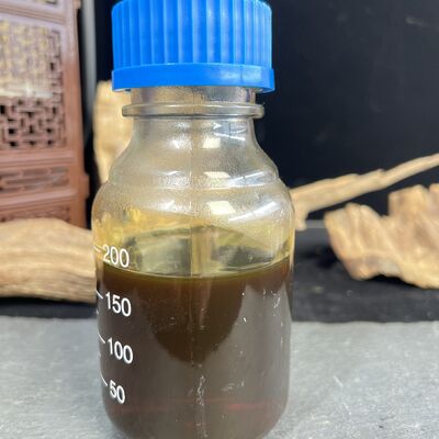 Quality Fermented Agarwood Essential Oil 10.3 CO2 Supercritical Middle Eastern Style factory