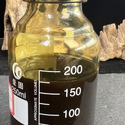 Quality CO2 Supercritical Fermented Agarwood Essential Oil 10.5 Middle Eastern Style factory