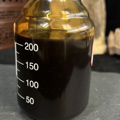 Quality Kynam Old Oil Supercritical CO2 Extraction Steam Distilled Natural Agarwood factory