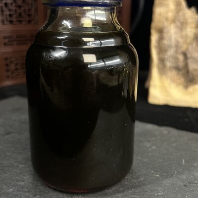 Quality Ancient Water Distilled Fire Eye Slice Agarwood Oil Natural Pure Essential factory