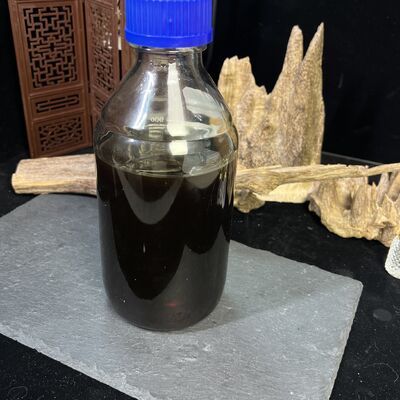 Quality Oud Essential Oil Supercritical CO2 Extraction Hainan Agarwood Pure Natural Grade factory