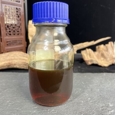 Quality Middle East Style Fermented Agarwood Oil Ancient Distilled Natural Aromatic factory